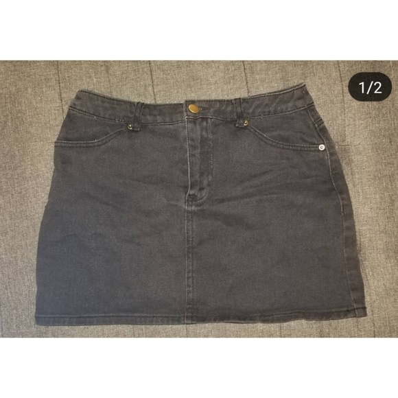Black denim skirt - Picture 1 of 1